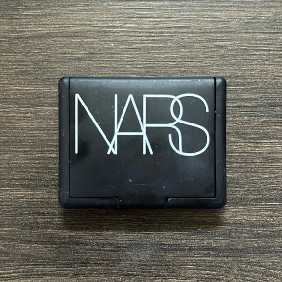 NARS Powder Blush - Picture 1 of 3